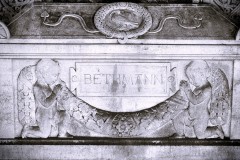 Frankfurt-main-cemetery-Lihi-Laszlo-2024-062